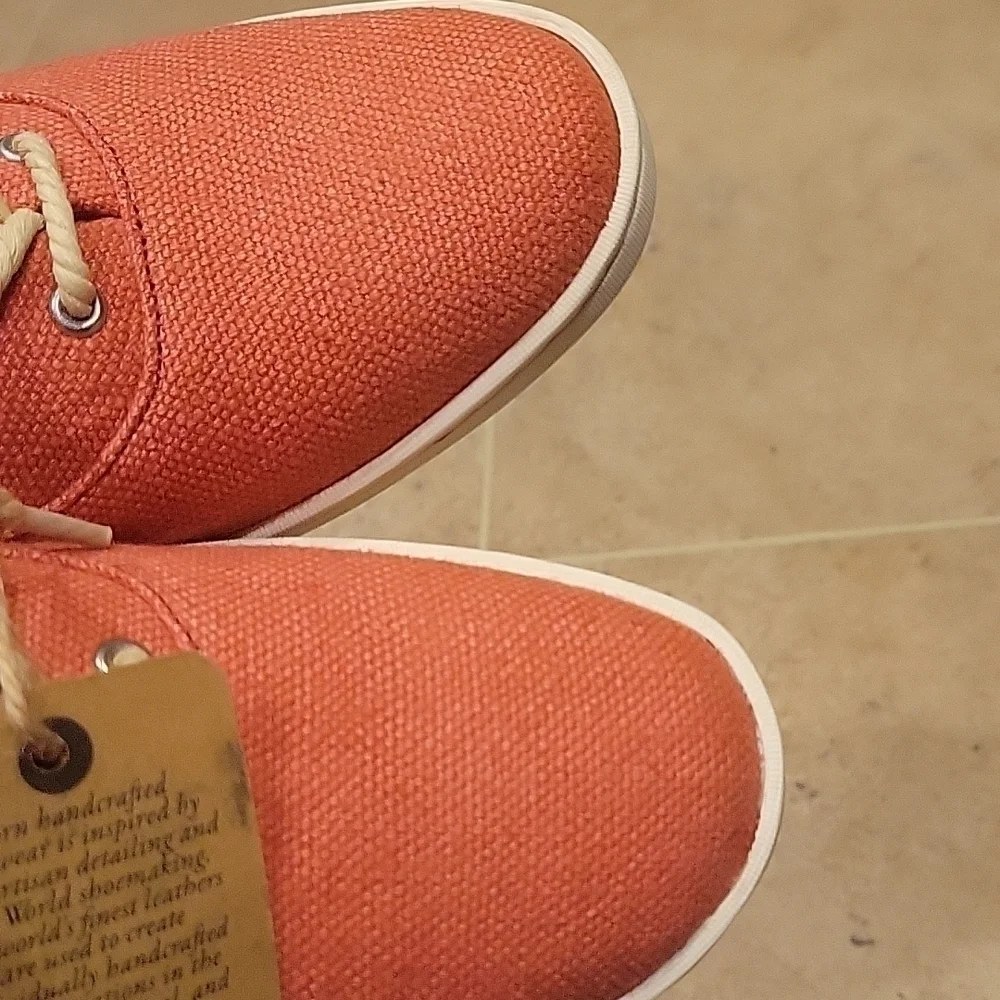 NEW! BORN Dampney Nautical Nantucket Red Lace Up Comfort Sneakers 6.5.